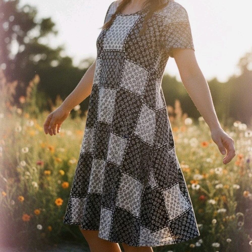 Architect Boho Black & Cream Floral Knee Length Short Sleeve Dress SZ PS